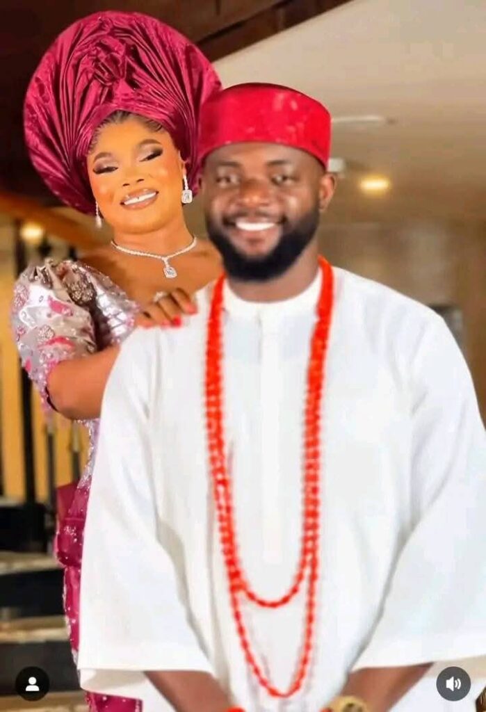 Rubby Ojiakor and her husband look great in their wedding clothes: It’s a party for love and culture.